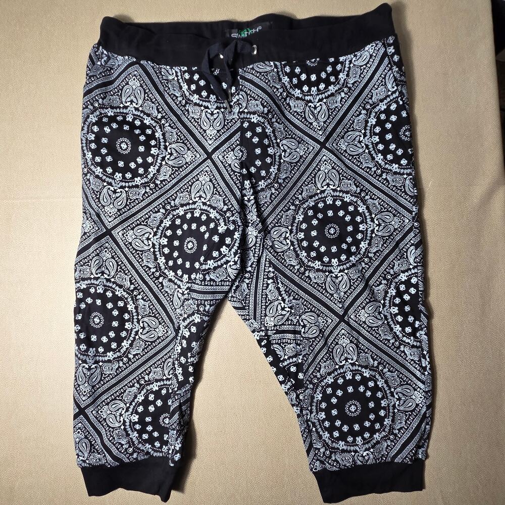 SWITCH Remarkable Mens 4XL Black Paisley Bandana Print Capri Joggers NWT